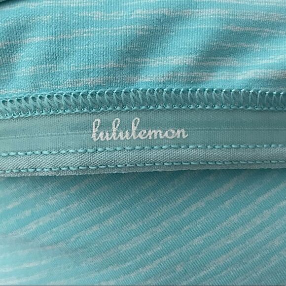 NWOT! Lululemon Blue, Adjustable Strap, Cross-Back Striped Athletic Tank. Size 4 - Picture 4 of 7